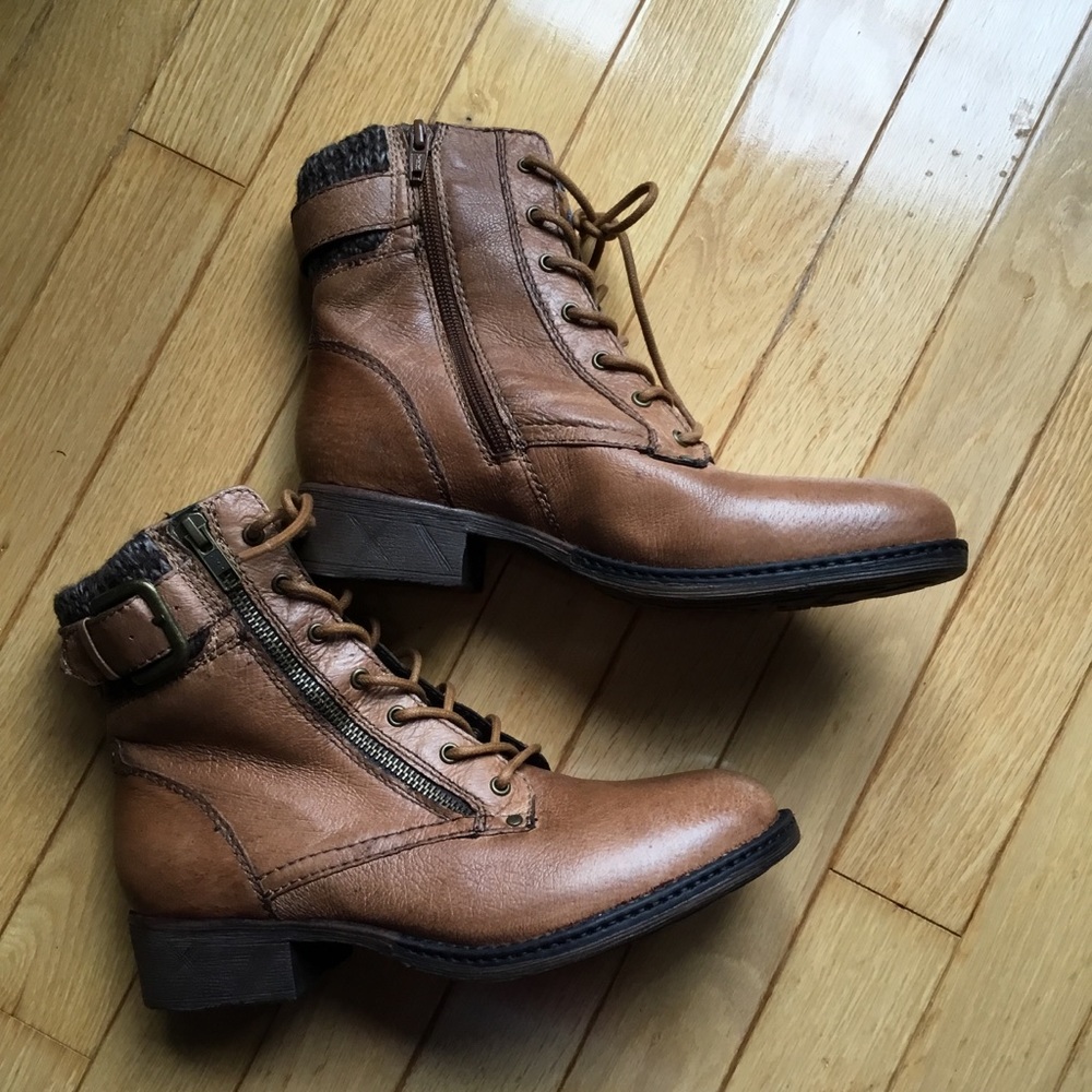 NEW Steve Madden Cognac Lace Up Booties